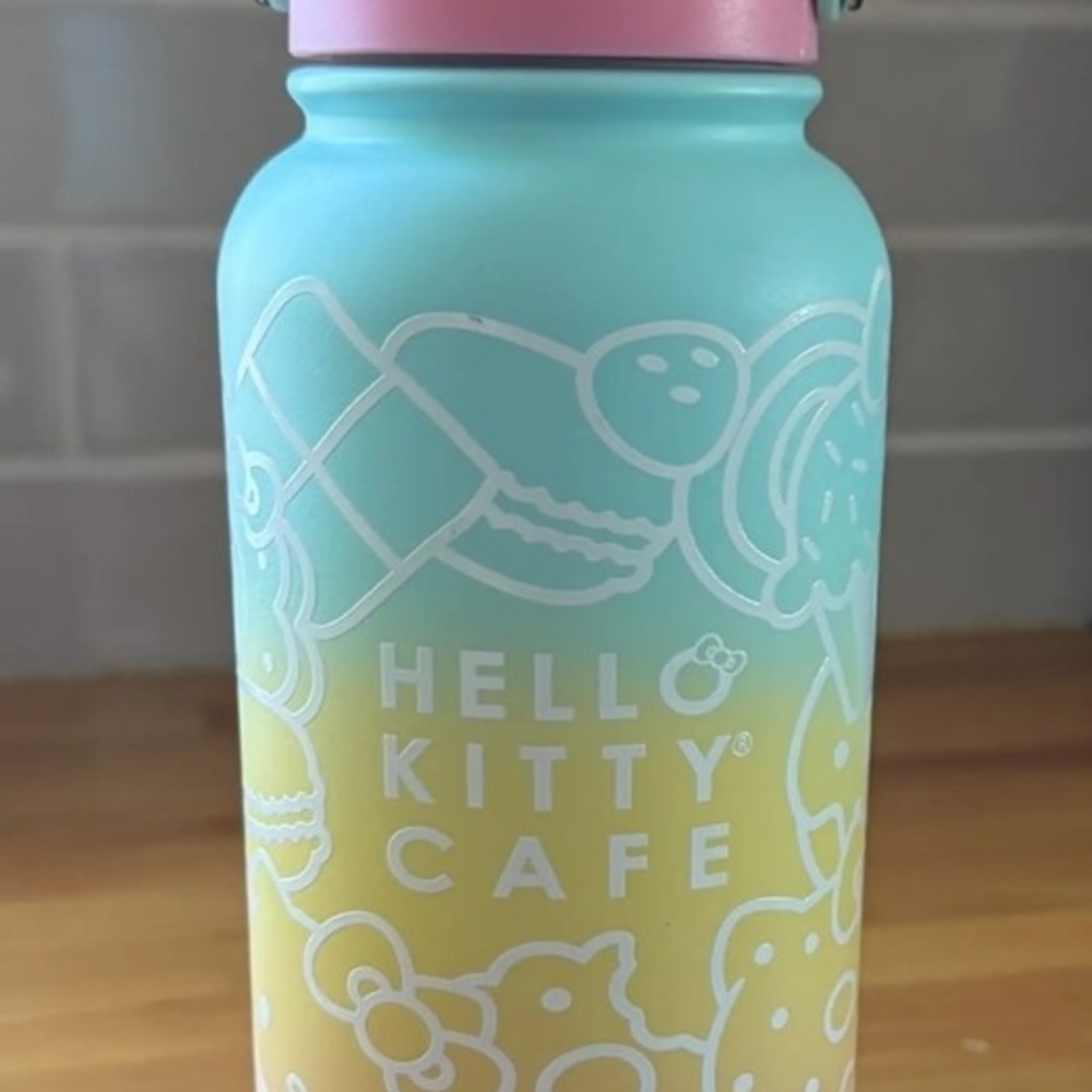 Hello Kitty Cafe Gradient Water Bottle